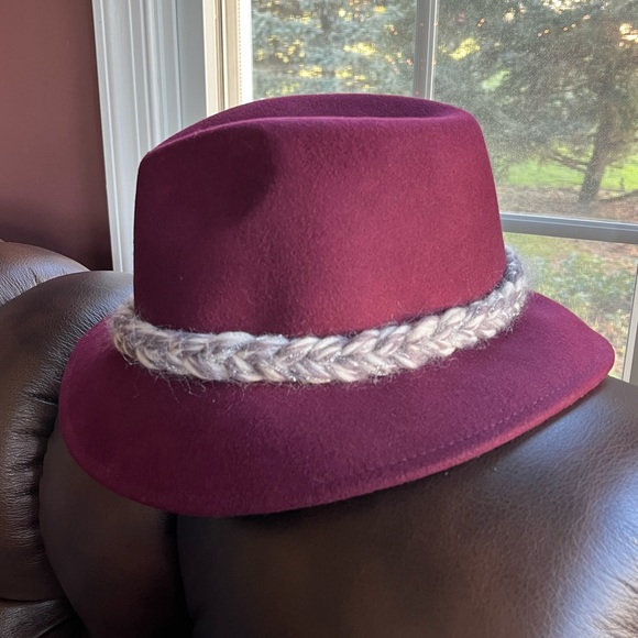 ANTHROPOLOGIE 100% Wool Women’s Hat - Picture 2 of 6